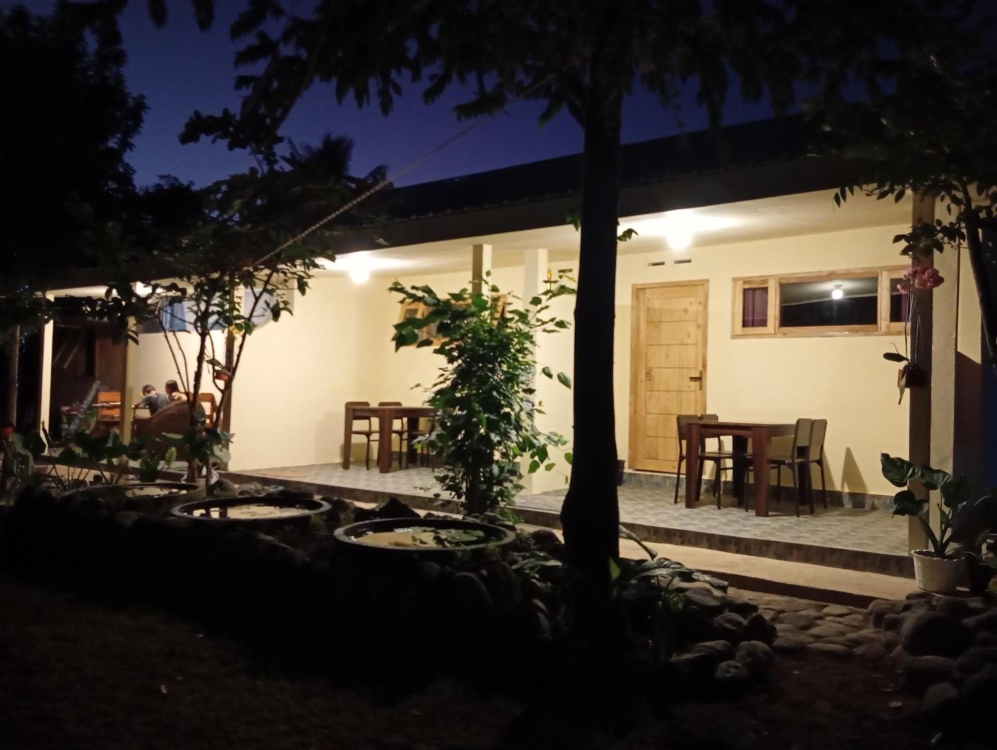 Rumah Kawan Senaru House Of Friend 外观 照片